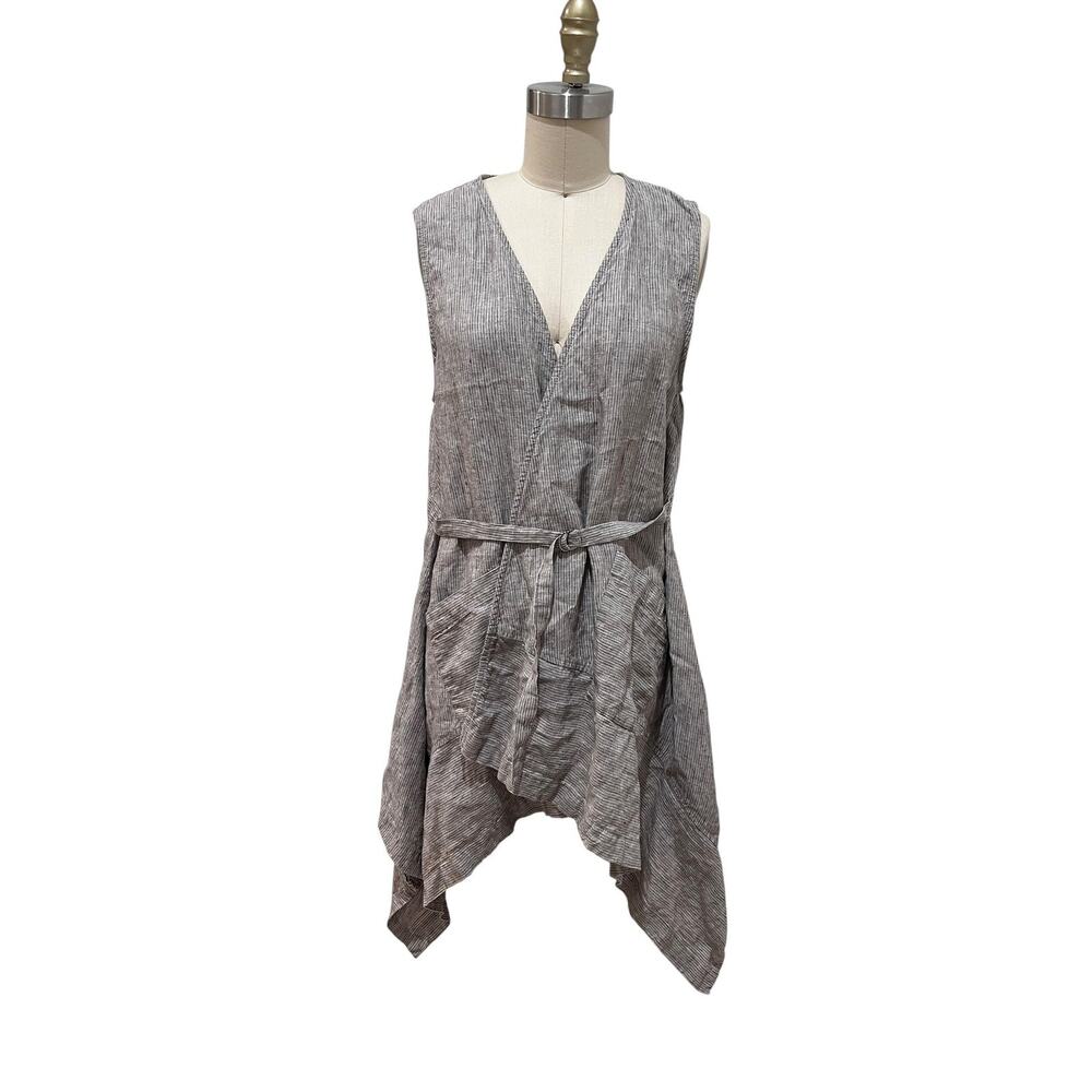 Boo Radley Lagenlook Vest Womens 8 Tan and Gray Striped Linen Blend Belted